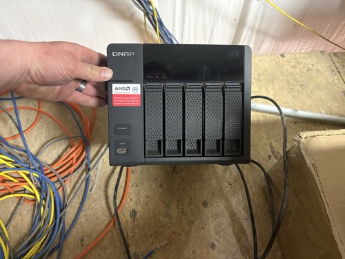 Qnap 563 bay - ts-563, 3.5"